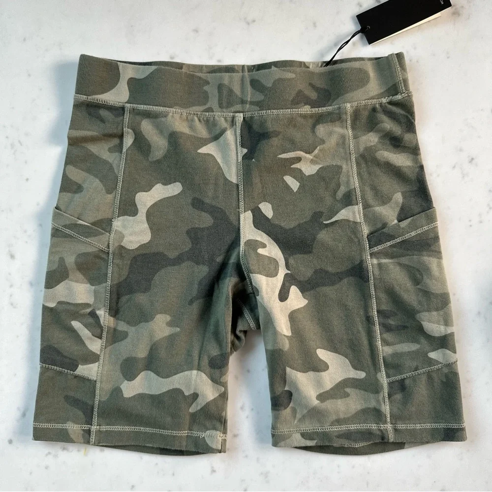 NWT Monrow Olive Camouflage Biker Shorts with Pockets - Picture 6 of 13